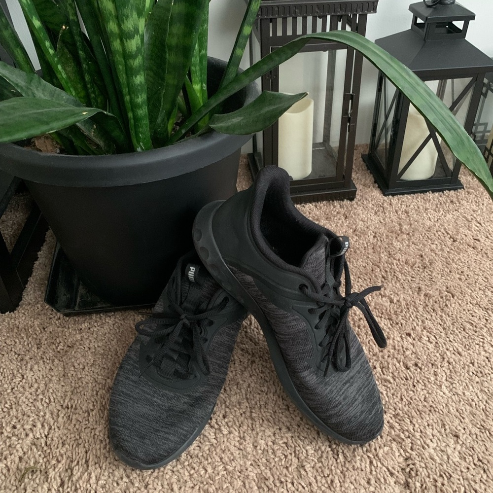 🏃🏻‍♀️💯 Puma Carson Running Sneakers💯🏃🏻‍♀️
